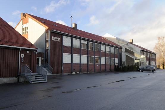 5.14 Nordby ungdomsskole Nordby ungdomsskole hadde 323 elever og 31,8 årsverk for undervisningspersonale per 01.10.17.