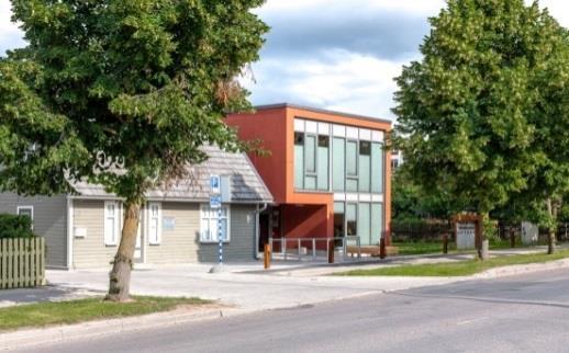 Perearstipraksis asub väikeses tervisekeskuses Tartu Ülikooli Kliinikumi läheduses. Praksises töötab 1 perearst ja 1 pereõde. Nimistus on ligikaudu 1468 patisenti sh.
