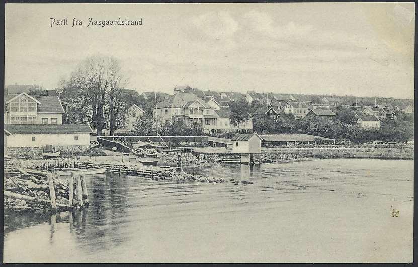 628 Nytt Stender Frimerkealbum, Grønland 1938-1992 +1938, 1905, 1930 og 1935...................................................100 Postkort 629 Dombaas. Overssiktsfoto av statsjonen. Fot.