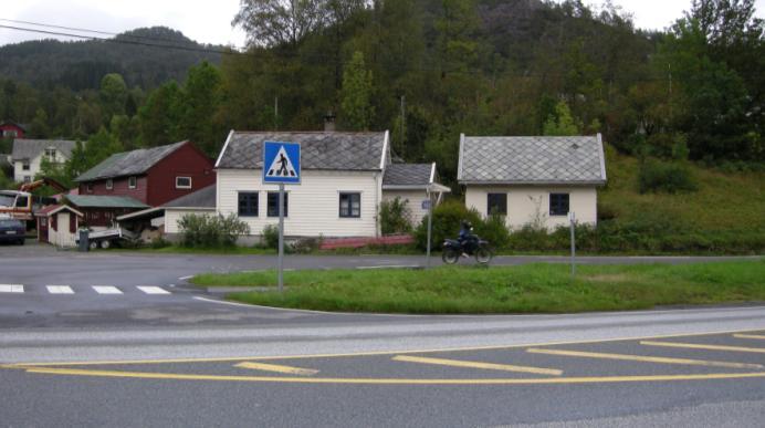 veikrysset ved bygdesenteret Bjørkheim.