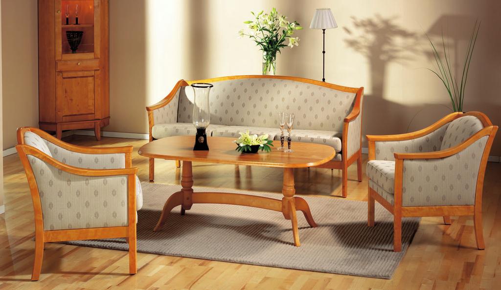 Rosendal Modellen produseres i flammebjørk, og leveres som stol, og. Seteputene er vendbare og det er fast rygg.