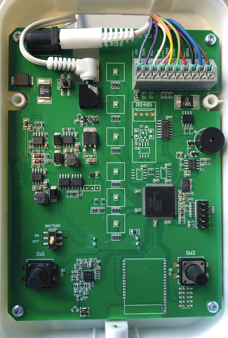 Korrekt oppkoblet kontrollenhet Strømforsyning Kabelsensor med jackplugg Tilkobling til kontrollenhet Reset-knapp kun for Arjonstop Connect!