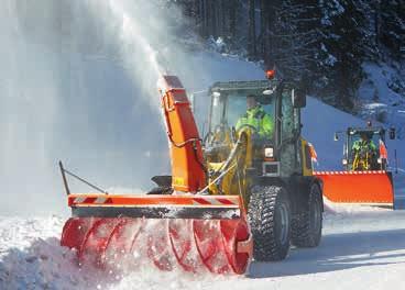 høyeste løftehøyde i sin klasse Valgfri 150 l/min variabel hydraulikkpumpe: For økt betjeningskomfort og lavere drivstofforbruk Opp til to