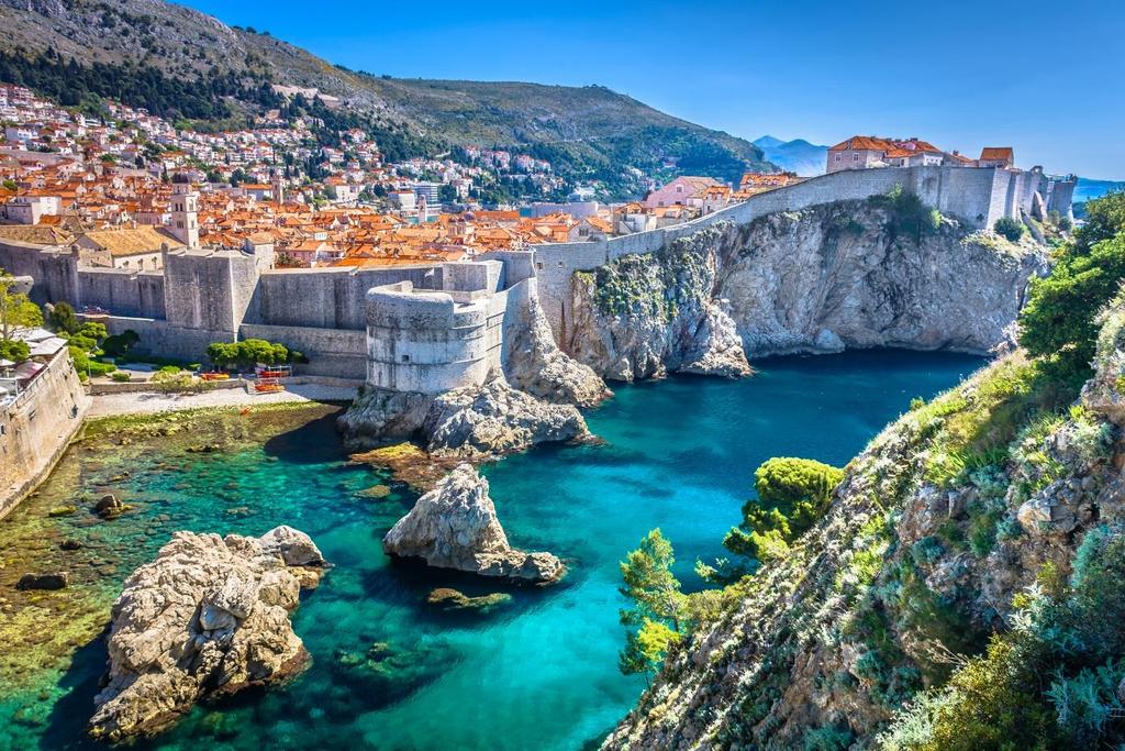 1 KROATIAS BESTE SPLIT & DUBROVNIK Den kroatiske Dalmatiakysten går for å være en av Europas vakreste kyststrekninger.