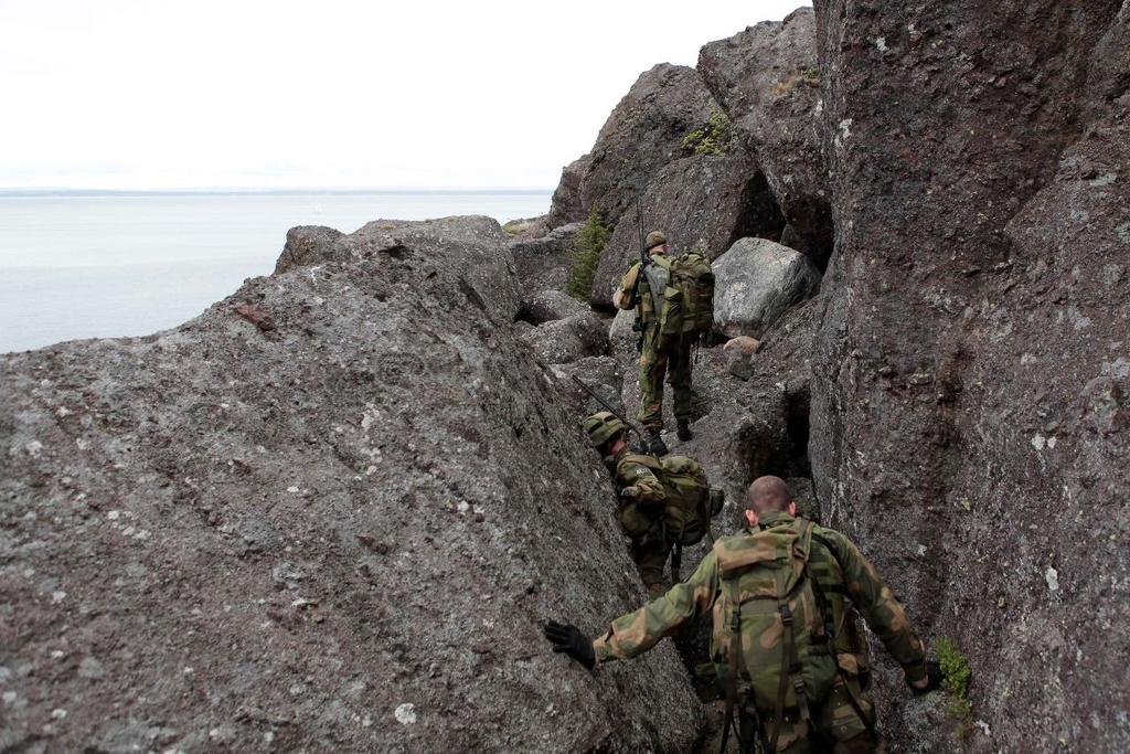 Foto: Jarle Foss/Forsvaret RAUØY SKYTE- OG ØVINGSFELT