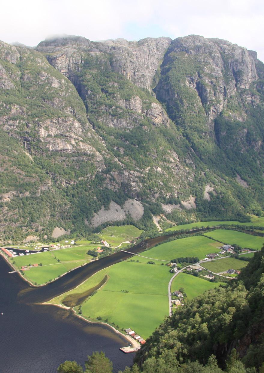 17. MAI KOMITEENE I GJESDAL ØNSKER