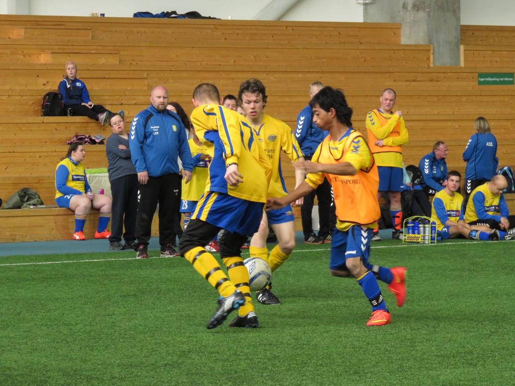 med fotball og håndball uavhengig av fysiske og/eller psykiske begrensinger, og samtidig møte en åpen og inkluderende idretts- arena med rom for mestring og glede.