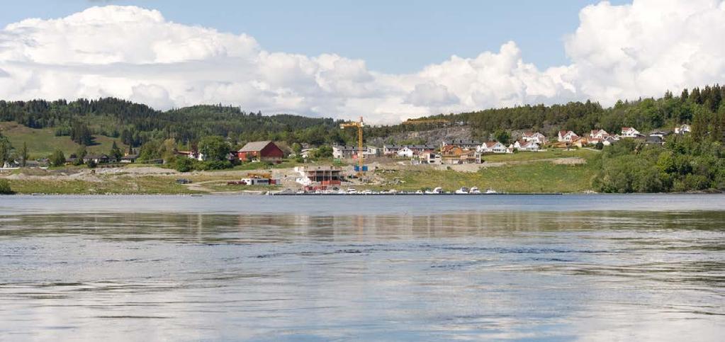 Under befaringen 5. juni, i gode værforhold (sol, lite vind), var kun befaringsbåten i aktivitet. Småbåthavna ligger i et område med mye boligutbygging (figur 3) Figur 2.