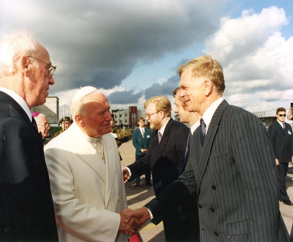 Lisa 11. Paavsti külaskäik 1994.