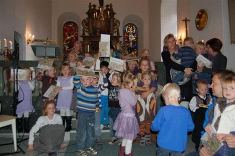 Småbarnstreff i Åmot kirke har også Babysang som et viktig element i samlingen.