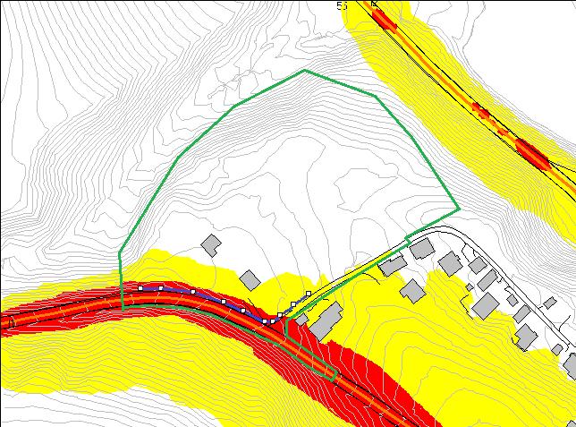 Innendørs: Kravet til innendørs ekvivalent lydnivå er L A,ekv,24h 30 dba ifølge tabell 1. Lydnivået i 4 m s høyde er vist i kart 4 under. Dette tilsvarer lydnivået utenfor 2 etasje i byggene.