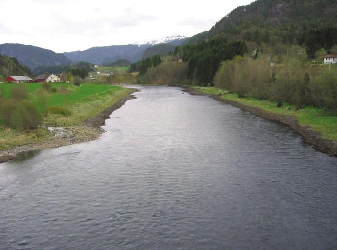 Vassføring Suldalslågen er den mest vassførande elva i Rogaland. Elva er 22 km lang og renn frå Suldalsvatnet (68 moh) til Sandsfjorden.
