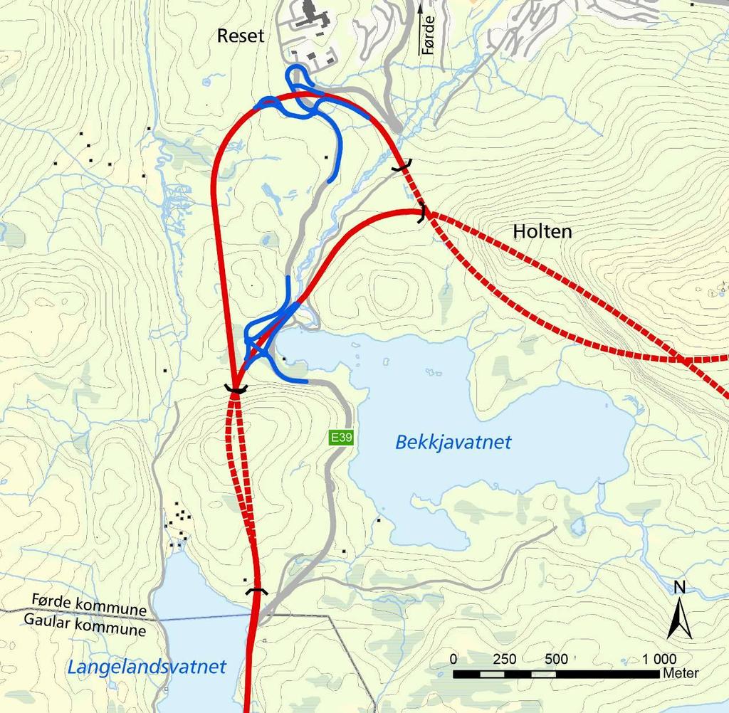 4.6.3 Bekkjaholten nord Reset/Holten På denne strekninga er det to alternative ruter. Det er bratt i området, og det er vanskeleg å finne ei løysing på kryssa i samsvar med krav.