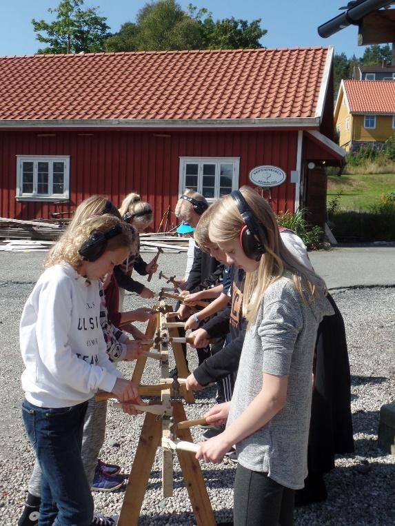 kompetansen til alle deltakarar i grunnopplæringa. Alle som arbeidar i grunnopplæringa, må la dette grunnsynet prege planlegginga, gjennomføringa og utviklinga av opplæringa.