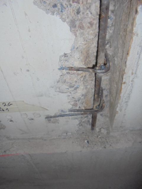 s. 14 Foto nr. 27: Det er ikke tilstrekkelig og kun fjerne betong der det er skader.