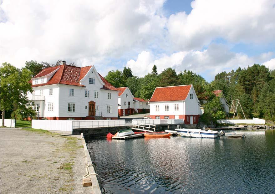 Med Guds rike er det slik: Det er som når ein mann har sådd kornet i jorda. Han søv og står opp, det blir natt og det blir dag, og kornet gror og veks; han veit ikkje korleis det går til.