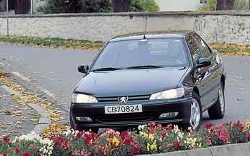 20 DESEMBER 1996Bil Peugeot 406 er rommelig, komfortabel og har gode kjøreegenskaper. Når den ikke når helt til topps denne gang, skyldes det bl a litt svak finish.