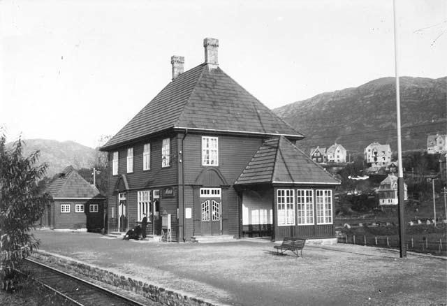 Sykkelvei Minde, Bergen kommune Kulturminnegrunnlag 26 Figur 24. Minde stasjon ca. 1919-1925.