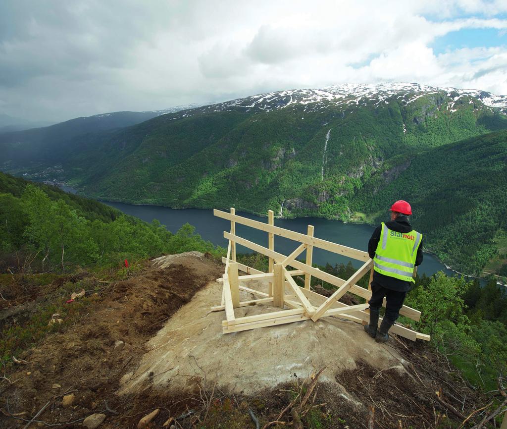 Naturmangfold og landskapsvirkninger I denne strategiperioden skal vi kontinuerlig forbedre metodikk for å bevare naturmangfold og landskapsverdier.