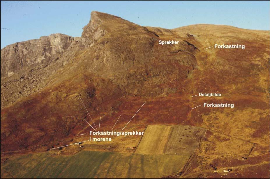 (Fig. 8). Like før Joasetebotn "hopper" forkastningen ca. 250 m mot øst. I denne sideveisforskyvningen opptrer det en markert åpen tverrsprekk (Fig. 9A).