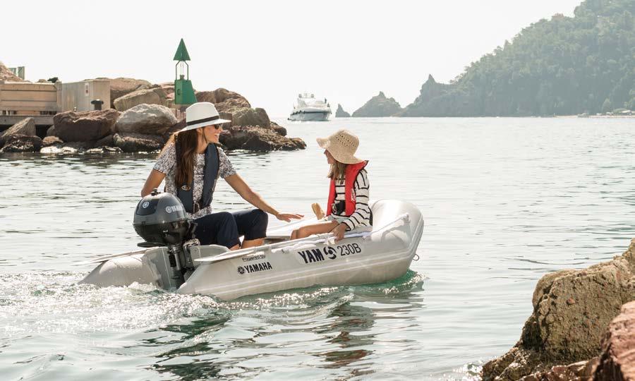 Disse bærbare motorene er spekket med den nyeste teknologien og virkelig praktiske egenskaper, men her er fokuset på å gjøre livet enkelt og gøyalt for folk som liker å utforske vannet i små båter,