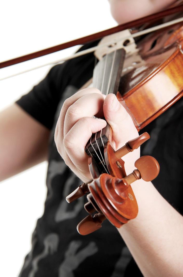 Spille et instrument? Individuell musikkopplæring (fra 8-20 år) Kulturskolen tilbyr individuelt tilpasset opplæring for deg som er 8-20 år på flere instrumenter og sang.