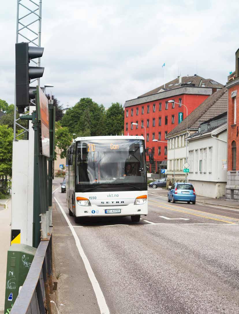 Sammendrag Antall passasjerer på bussene i Vestfold økte med 0,7% i 2017 sammenlignet med resultatet i 2016. Det var over 10,1 millioner passasjerer på bussene i fylket.