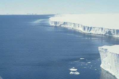 Klimaendringer og havforsuring Pågående globale klimaendringer vil påvirke både det fysiske og biologiske miljøet i Antarktis. Kan potensielt endre kontinentets karakter i stor grad.