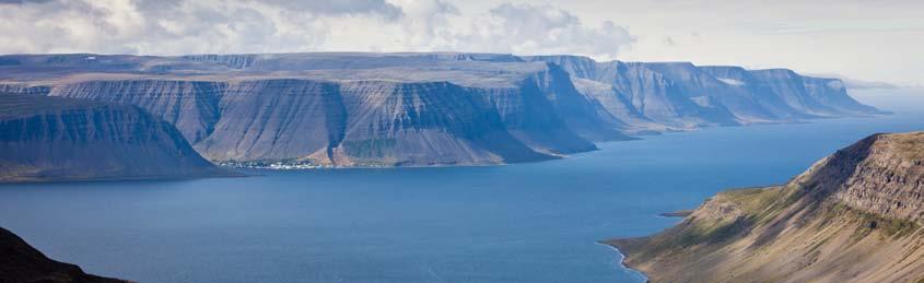 LAUGARDAGUR 15. október 2011 9 Hárgreiðslustofa - Stóll til leigu Eigum stól til leigu á hárgreiðslustofunni Barbafín í Suðurveri.