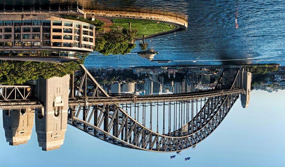 Sydney Harbour Bridge Dag 14: 3 Day 4WD Dragonfly Dreaming Top End Safari Mary River er hjemsted for 250 fuglearter og har en meget høy konsentrasjon av saltvannskrokodiller.