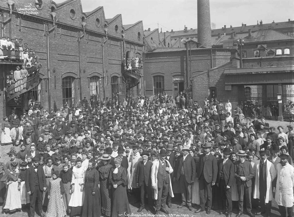 Christiania Seildugsfabrik åpnet i 1856. På det meste var det 920 ansatte ved fabrikken. I 2010 flyttet KHiO inn i disse lokalene.