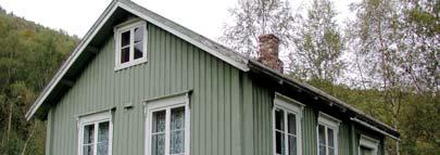 Våningshus på Innigarden Rusånes som også har fungert som herberge for reisende og i tillegg har det gitt plass til omgangsskole. Det ligger ved elva der den eldste brua krysset Saltdalselva.