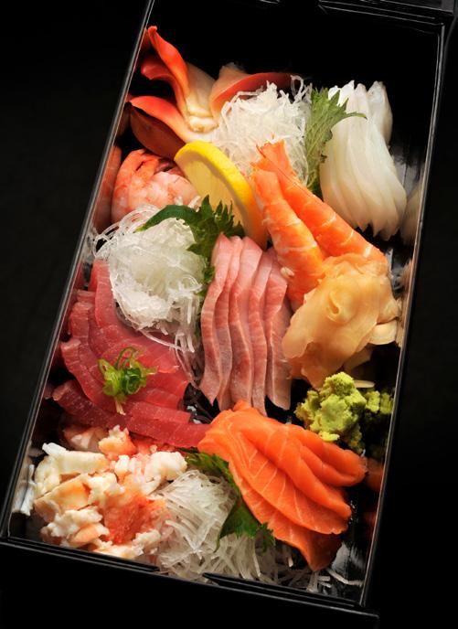 maki Sushi main course 12 pieces assorted nigiri and 3 pieces of maki (f, s, b, e, se, sn,