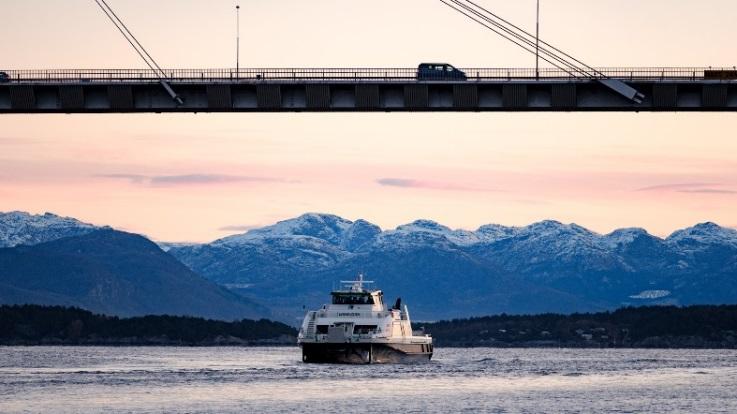 reiseplanlegger, og kjøpe billetter og få hjelp gjennom vårt stasjonssalg og