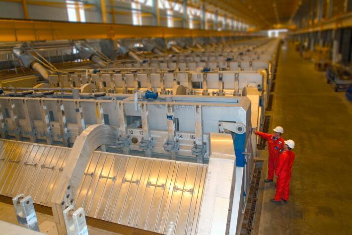 For å bestemme produksjonsplanen for 2018 så ønsker Norsk Hydro å bestemme hvor mange tonn aluminium de skal produsere i hver produksjonsserie slik at de