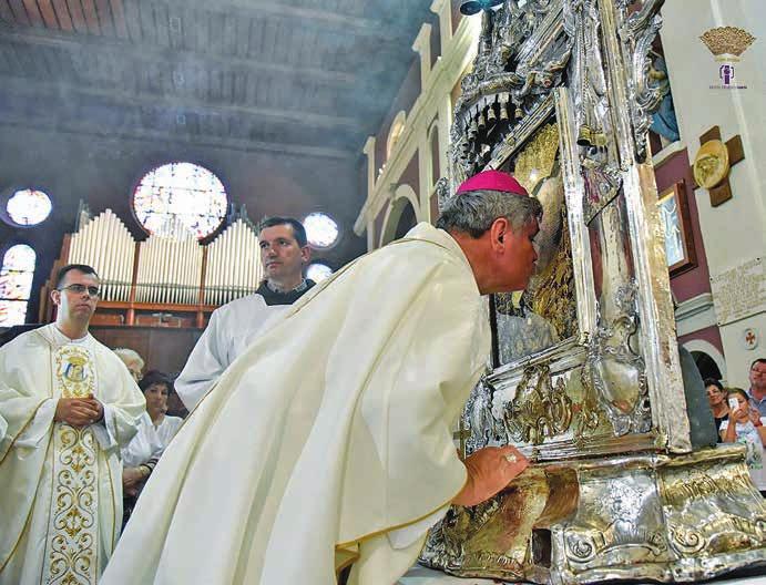 Vigilija udotvornoj Gospi injskoj Vigilijom Velikoj Gospi još jednom je otvoreno najveće sinjsko slavlje u godini, kada u ovaj grad hodočasti preko 100 tisuća vjernika iz Dalmacije i cijele Hrvatske,