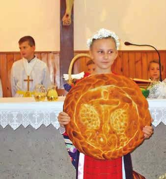 Kruh znači gostoprimstvo, istaknuo je u homiliji fra Lukica. misao okupljanja je zahvaliti Bogu za dar života, za sve što nam je darovao i biti ponosan na tradiciju koju baštinimo.