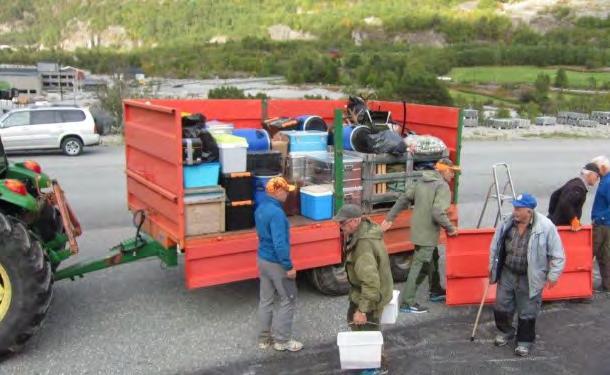 Kjørespor Søndre Snøfjellstjønna -Tverrfjellet - høringsnotat b) Der det er kjørespor (tillatelse kreves), skal saksutredningen gjøre en avveining mellom transport på barmark eller snø.