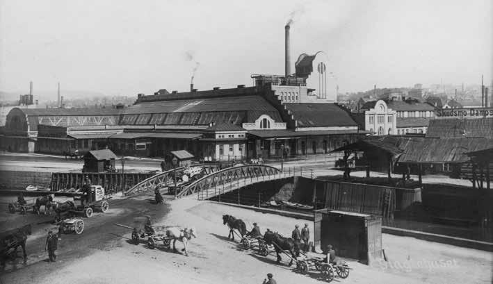 Grønlands torg fra 1917 med Gartnerhallen, Kjøtthallen og det nye Slagterhuset. Foto: Narve Skarpmoen.