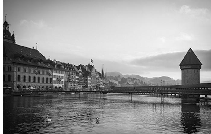 Ved foten av Mount Pilatus, i den vakre byen Lucerne, designer og utvikler vi våre produkter.