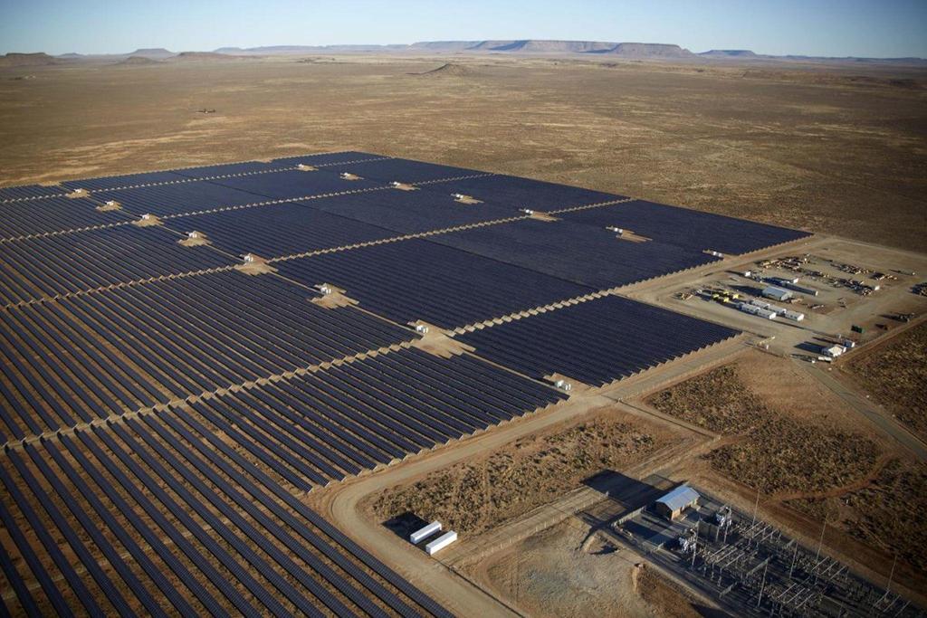 Kilde: Aftenposten Solcelleparken Kalkbult i Sør-Afrika produserer strøm til 35.