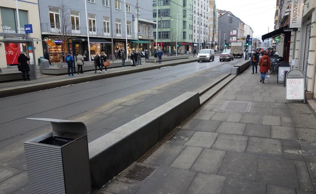 Inngående plattform skrår horisontalt bort fra vognsiden på plattformens fremste del som følge av kurveutslag over en strekning på ca. 10 meter. Største avvik er 3,5 cm.