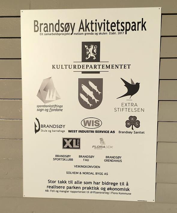 2 Forord Brandsøy Sportsklubb ynskjer å rette en takk til Extrastiftelsen som har bidratt til å realisere Brandsøy Aktivitetspark.
