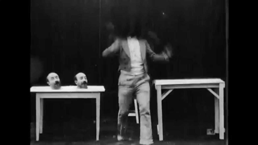 1.1 Om programmet Da George Melies lagde filmen Four heads are better than one i 1898 la han mye av grunnlaget for det vi i dag kaller Visuelle effekter.