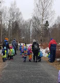 Kompetanseplan Gjennom ulike kompetansetiltak kan de ansatte styrke sin kompetanse og pedagogiske praksis i tråd med rammeplanen.