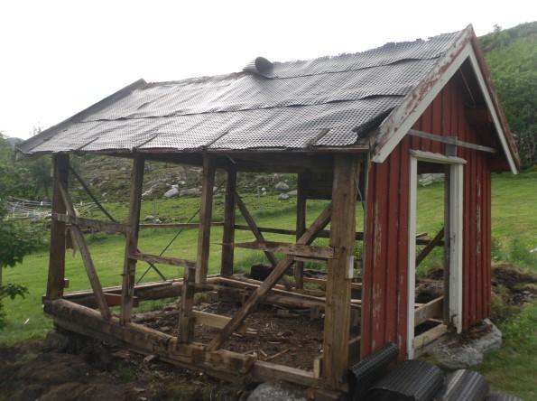 Bilde 15 og 16: Buret på Skarsvoll- restaurert med midler fra kulturminnefondet og SMIL (Foto: Eva N. Høberg) 5.