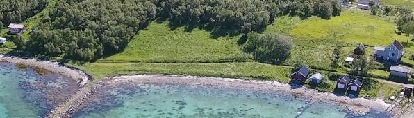 Dronefoto juli 2018 Konsekvensene er tap av 2,2 dekar fulldyrka jord - fiskeri og havbruk Planforslaget berører ikke land- eller sjøareal av interesse for fiskeri eller havbruk - samisk natur og