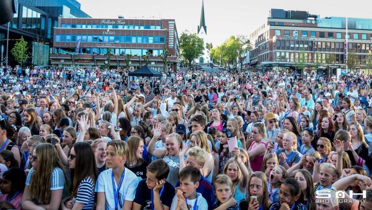 Derfor tar vi med oss det beste fra siste turneringen og skaper en ny og større Storhamarcup hvor vi benytter Stangehallen, Ottestadhallen, BoligPartner Arena og Prestrudhallen, i tillegg til