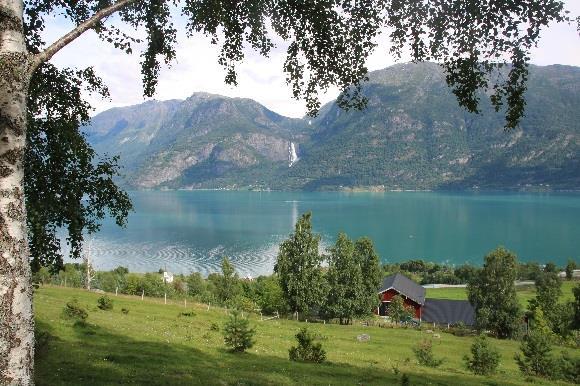 1957 Folstadkomiteen Utgreie økonomisk kartverk 1961 Kartrådet oppretta Utarbeidet landsplan for ØK Areal 135.000 km 2 Nasjonalt program for økonomisk kartlegging vedtatt Stortinget 26.