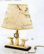 Lampetten er utformet som et skipsratt. Høyde inkl. skjerm: 330 mm Pære: E27, max.